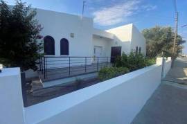 Detached, Three Bedroom House for sale in Pervolia area