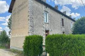 Maison en pierre chargée d'Histoire