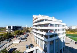 Completely Refurbished and Equipped 3 Bedroom Apartment Two Steps from Praia da Rocha Beach