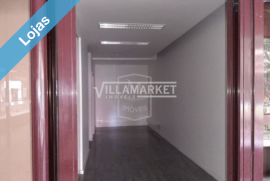 Stall store with 45 m2 of area with a privileged location in the city of Lisbon.