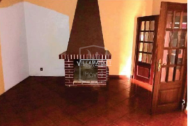 3 bedroom detached house with 2 floors located in Bairro da Sapec in Setúbal.