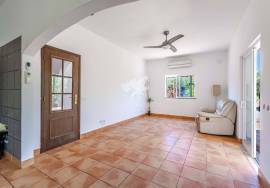 3 bedroom semi detached country villa in 1,200 m2 garden plot. Near Moncarapacho