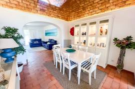Charming 2-Bedroom Townhouse in the Heart of Vilamoura, Algarve - A Perfect Blend of Tradition and Modern Comfort