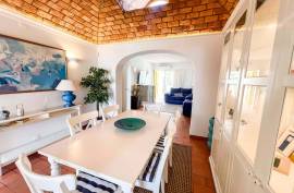 Charming 2-Bedroom Townhouse in the Heart of Vilamoura, Algarve - A Perfect Blend of Tradition and Modern Comfort
