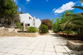 Luxury 5 Bed Villa For Sale In Ibiza