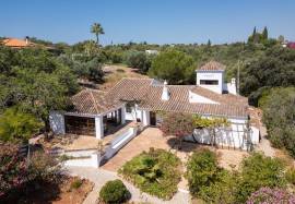 Magnificent typical Algarve house near Moncarapacho and beaches