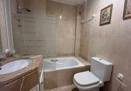 Furnished 2 Bedroom Apartment with Suite and Garage in Rua do Sol ao Rato