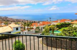 EXCELLENT 4+1 BEDROOM VILLA WITH 4 SUITES AND SEA AND BAY VIEWS IN FUNCHAL