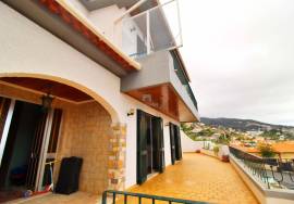 EXCELLENT 4+1 BEDROOM VILLA WITH 4 SUITES AND SEA AND BAY VIEWS IN FUNCHAL