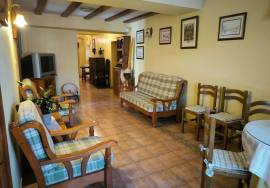 Restaurant, agrotourism and private house for sale in Lalastra Álava