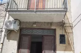 sh 802, Town house, Caccamo, Sicily