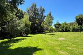 Former Water Mill with Landscaped Gardens, Swimming Pool And Barn