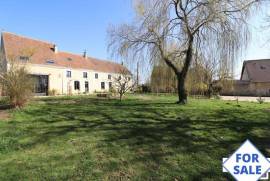 Stunning Detached House with Indoor Pool and More