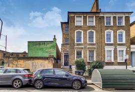 2 bed flat to rent Bouverie Road, London N16