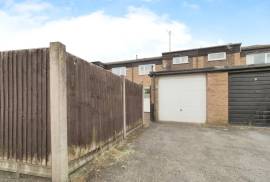 3 bedroom, Semi-detached house for sale