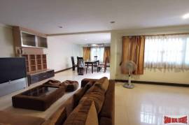 Three Storey Three Bedroom Townhouse for Sale in a Quiet Sukhumvit 39 Location