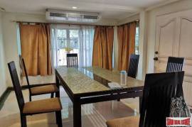 Three Storey Three Bedroom Townhouse for Sale in a Quiet Sukhumvit 39 Location