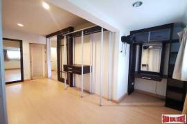 Three Storey Three Bedroom Townhouse for Sale in a Quiet Sukhumvit 39 Location