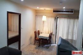 Saranjai Mansion - Large One Bedroom with Balcony and Pool View on Sukhumvit 6, Bangkok