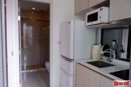 Q Asoke - Cozy Rare Studio Unit for Sale with Pool & City Views in Petchaburi