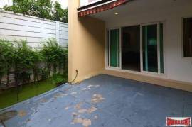 Baan Klang Muang S-Sense - Three Bedroom Three Storey Corner Home Perfect for a Family in Khwaeng Wang Thonglang