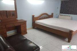 Large Townhouse for Rent in a Convenient Location, Sukhumvit Soi 10