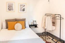 Charming Three-Bedroom apartment in El Cabanyal 1