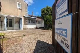 Dpt Charente (16), à vendre SEGONZAC maison 130 m² avec dépendance