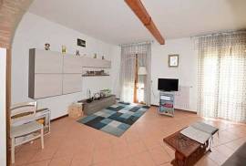Appartamento con doppi servizi e garage - Castiglion Fiorentino (AR)