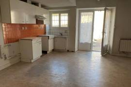 €86000 - 2 Attached Town Houses In Champagne Mouton (Possibility For One Larger House)