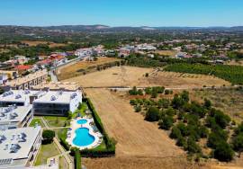 Land with approved project for the construction of 5 villas with swimming pools and gardens - Albufeira