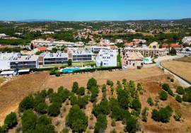 Land with approved project for the construction of 5 villas with swimming pools and gardens - Albufeira