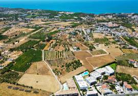 Land with approved project for the construction of 5 villas with swimming pools and gardens - Albufeira