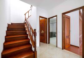 4 bedroom duplex apartment with pool and garage for sale in Portimão
