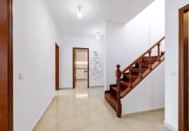 4 bedroom duplex apartment with pool and garage for sale in Portimão