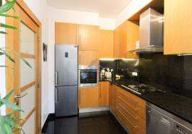 Modern 3 bedroom apartment with terrace and parking to the mall.