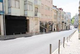 Loja com 8% de rentabilidade em Lisboa com 207m2 a 7 minutos a pé do metro de Arroios
