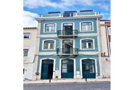 Prédio renovado com quatro apartamentos em São Vicente