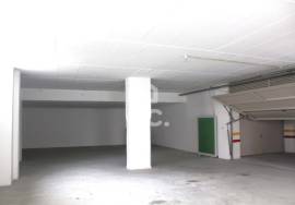 Garage with 158 m2 in Castelo Branco.