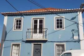 Building with 2 apartments for Sale in Setúbal