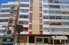 2 bedroom banking apartment on the 6th floor of a building located in Setúbal