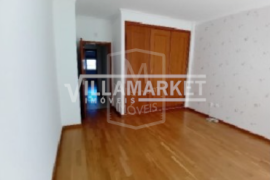 3 bedroom bank apartment located in the Barro Vermelho Urbanization in Abrantes