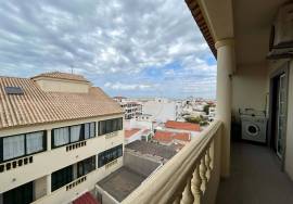 Quarteira: 3rd and Top Floor with Elevator: Furnished 2-Bedroom Apartment with Hall, Living Room, 2 Bathrooms, Equipped Kitchen, Pantry, 2 Balconies, and Annex with Shower and Sanitary Facilities on the Roof Terrace.