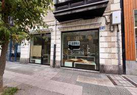 Unique opportunity! Commercial for rent in Las Arenas, Getxo