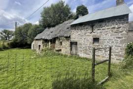 Detached Country House with Outbuilding