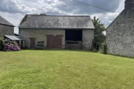 Detached Country House with Outbuilding