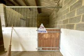 Equestrian Property with Facilities in 10 Hectares