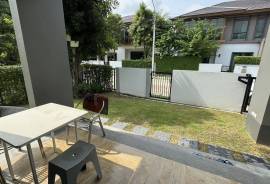 Burasiri Pattanakarn - Spacious 250 sqm. House with 4 Bedrooms and Resort-Style Amenities.