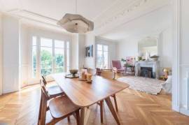 Beautiful Haussmann-style Apartment with unobstructed views (Gambetta-Père Lachaise district)