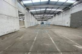 Warehouse Inserted in the Industrial Zone of Pau Queimado in Montijo